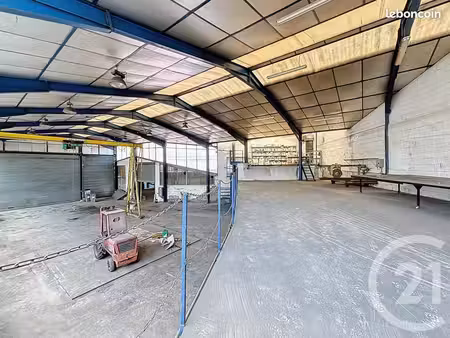 bureaux 1 200 m²