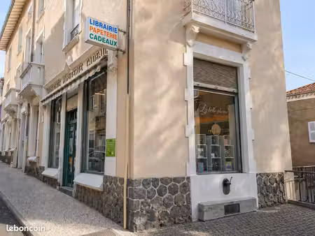 local à louer 69m2 (47m2+23m2) avec un emplacement idéal à saint-galmier