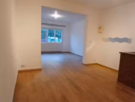 appartement t3 avec cour privée - 720