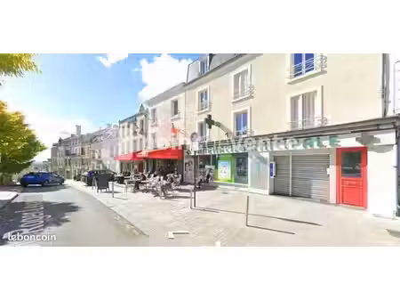 commerce 63 m²