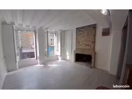 centre ville studio 34m² - 1er étage - 495 chauffage compris