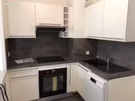 appartement meublé en très bon état à cergy le haut