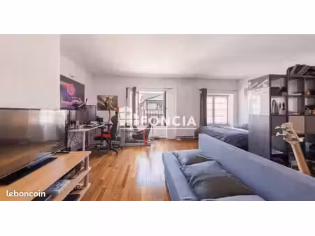 centre riom - appartement t1 40 m² au dernier etage en tres bon etat