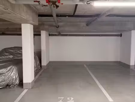 place de parking sécurisée en sous-sol - marina de l'isle-adam
