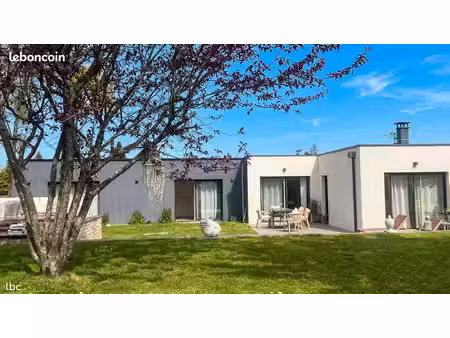 maison contemporaine 160 m² | 4 chambres | piscine chauffée | 1 343 m² | 25 min de rennes