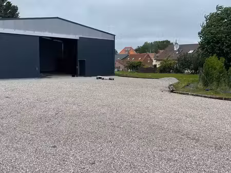 bâtiment isolé 240 m²