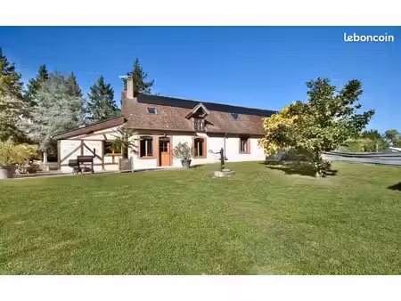 propriété de caractère – 2 maisons indépendantes – piscine – chémery
