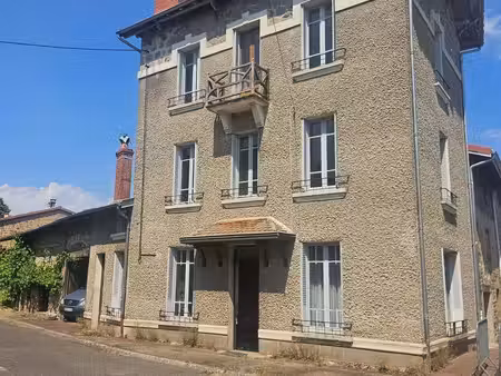 maison à domaize avec grange et jardin