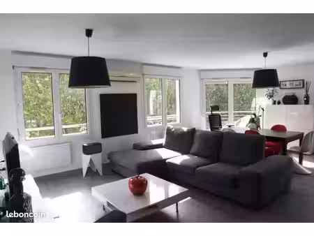 vente appartement type loft avec terrasse et vue isère et bastille