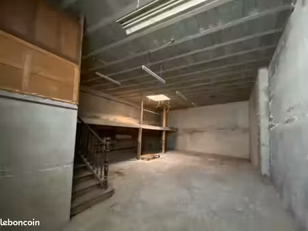 hangar 130m2 / centre-ville