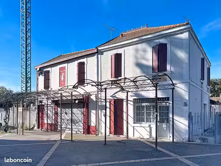 local 177 m² parentis en born