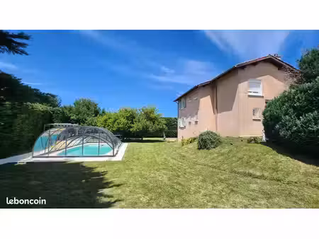 maison 180 m² – 4 chambres – piscine – terrain 1 800 m² – grand sous-sol – 359 000