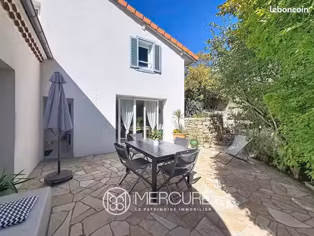 maison de caractère de 230m2  4 ch. et bureau  vue dégagée  terrasse  garage - proche comm