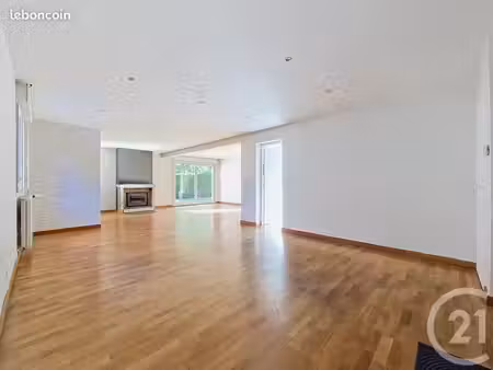 villa 6 pièces 162 m²