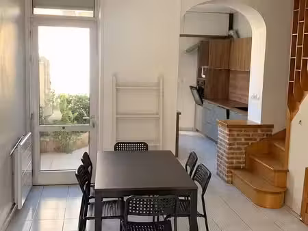 maison 4 pièces 75 m² - 3 chambres - cour privative - croix centre (métro 7 min)