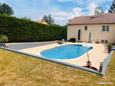 maison 135m² sur terrain clos et arboré 1548m²  piscine  secteur calme