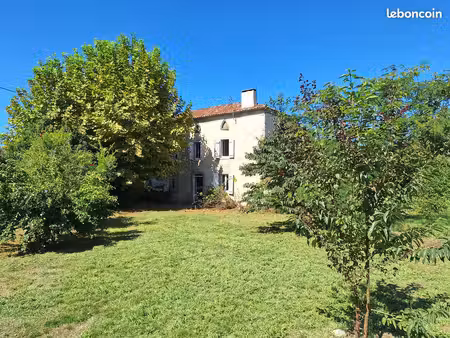 maison de village du xixᵉ siècle au charme authentique avec grand jardin