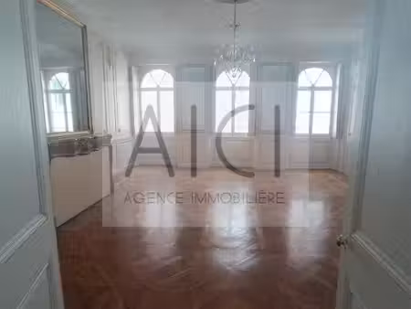 très bel f5 ancien de 148 m² / 23 rue de la préfecture 25000 besancon - 2ème étage porte d