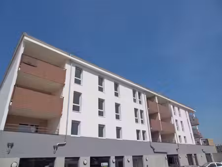 t3 avec balcon et parking à bourgoin jallieu