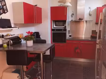 vend appartement avec de beaux volumes