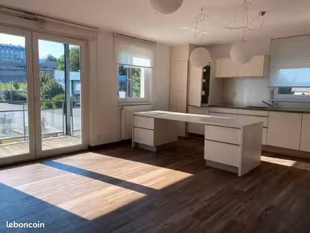appartement 3 pièces (68 m2) avec terrasse  garage et place de parking