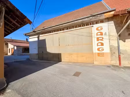 imposant garage implanté entre saint amour et louhans à proximité des accès autoroutiers