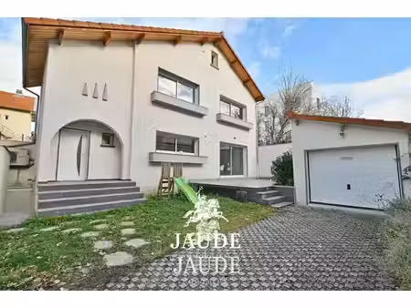 maison rénovée de 104 m2 avec jardin et garage clermont-fe