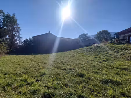 echenevex - terrain constructible 606m² - viabilisé - libre constructeur