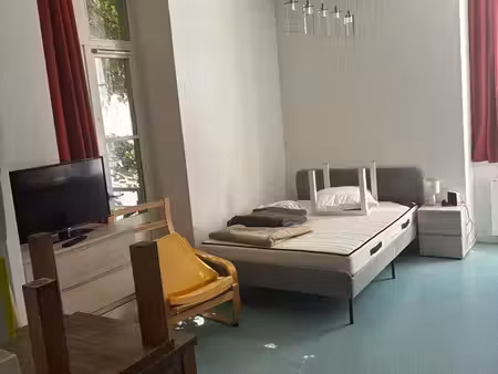 studio idéal jeune actif avec terrasse