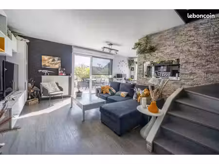 appartement duplex t3 64m2 + terrasse arborée de 34m2