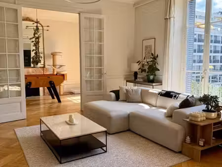 grenoble centre – appartement de caractère de 100 m² – 2 balcons – possibilité garage en s