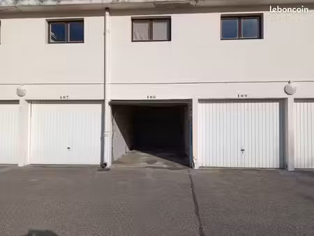 location garage fermé