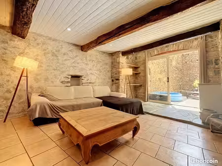 maison de charme avec cour extérieure