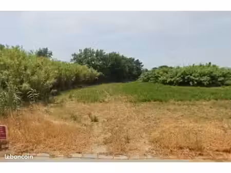terrain 590 m² villeneuve la riviere