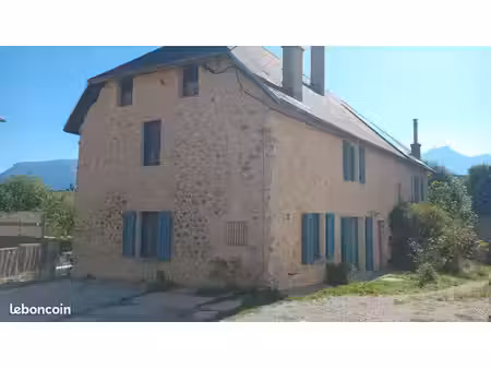 t2 à louer pour 2 nuits à 9 mois