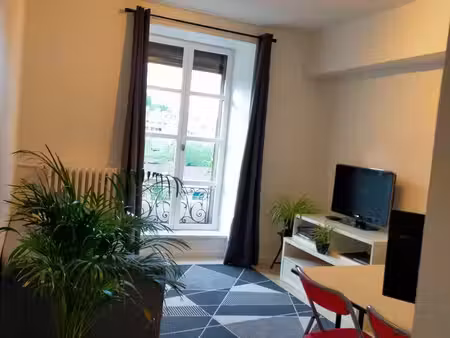 appartement meublé de 45 m² – royat  proche place allard
