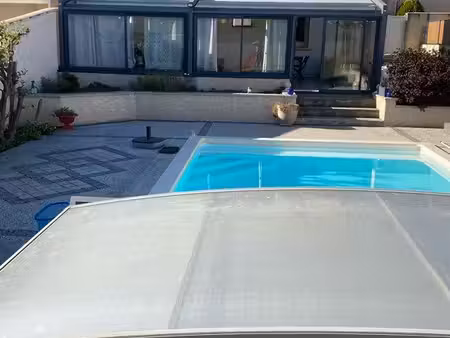 maison 86m2 avec véranda 48m2  piscine et jardin au calme de chazelles sur lyon