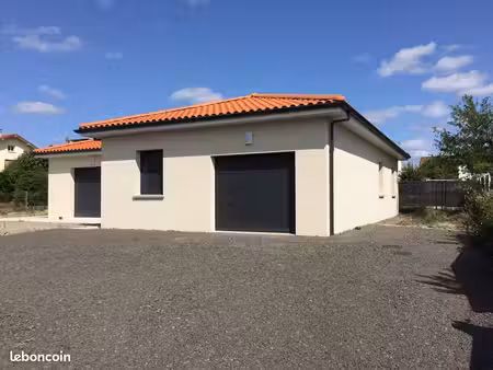 maison 115m2  t6 à riom avec jardin  garage et terrasse