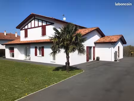 villa récente à vendre
