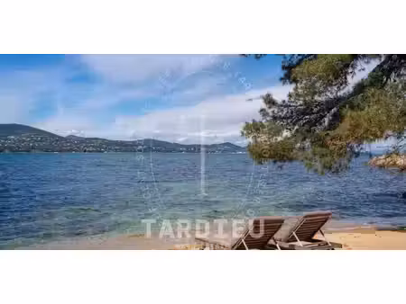 maison avec piscine en bord de mer gassin (83)