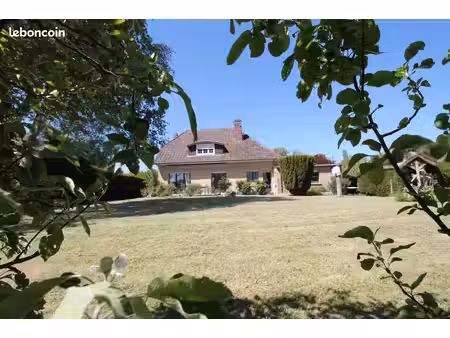maison 8 pièces 130 m²