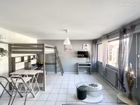 studio 1 pièce 31 m²