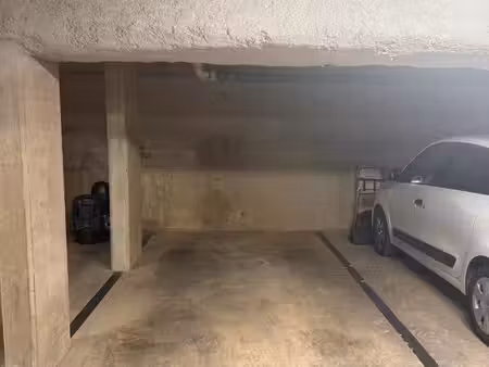 place de parking à vendre (louée  bon rendement)