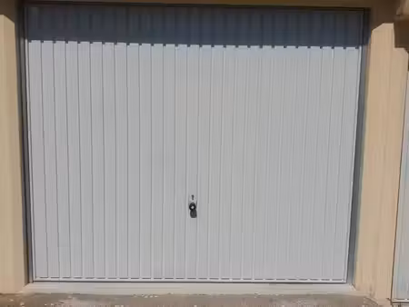 à louer – garage fermé – roanne  quai du renaison