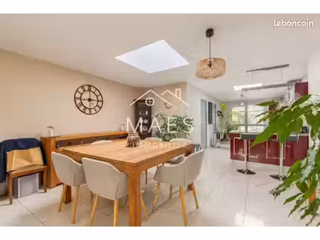 maison 6 pièces 142 m²