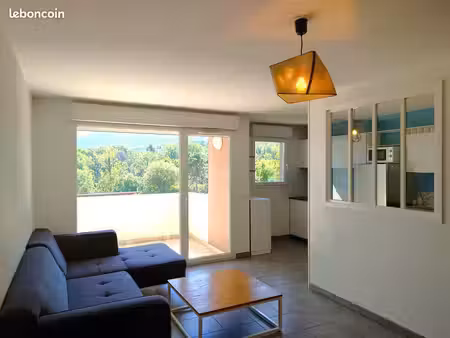 t2 meublé de standing 52m² – terrasse  garage & cave – proche gare