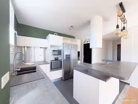 appartement 3 pièces 82 m²