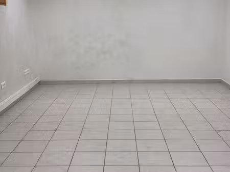 local 22m² à louer ambilly