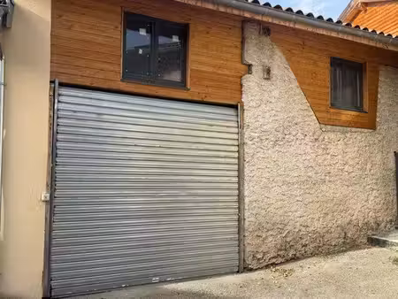 local dépôt stockage à claix 160m2
