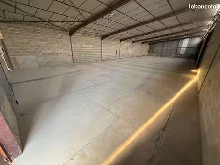 à louer bâtiments entrepôts artisanal